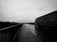 Die zweite Lippebrücke im Regen  Pentax K-1, HD Pentax D FA 2.8/24-70 ED SDM WR  - 05.April 2018 - : Brücke, LKW, Regen, Straße