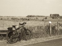 Pause auf dem Rheindeich bei Bislich  Pentax SuperA, SMC Pentax M 2.8/40, Adox Silvermax @64