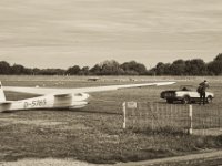 Segler am Haken des Schleppautos  Pentax K-1, smc PENTAX-FA 77mm F1.8 Limited  -09.September 2018 - : Flugplatz, Flugzeug, Schleppauto, Segelflieger, Wesel