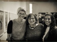 Das Team hat immer gute Laune  Pentax K-1, HD D FA 2.8/ 24-70 ED SDM WR - 20.01.2018 - : Anke Friedrich, Michaela Merkewitsch, Mariza Lauer, Ausstellung, Barthelmie, Vernissage