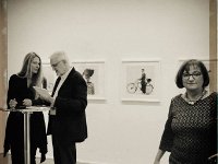 Szene einer Ausstellung  Pentax K-1, HD D FA 2.8/ 24-70 ED SDM WR - 20.01.2018 - : Anke Friedrich, Manhardt Barthelmie, Anja Bohnhof, Ausstellung, Barthelmie, Vernissage