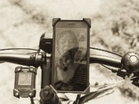 Facetime auf dem Rad  Pentax MZ-S, SMC FA  1.9/43 Limited, Ilford Delta 100@64