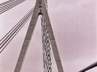 Neue Rheinbrücke - einmal rüber und zurück  Pentax 67II, SMC 2.4/105, Ilford FP4plus @ 80