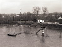Pegelstand Hochwasser 804  Pentax 67II, SMC 2.4/105, Ilford FP4plus @ 80