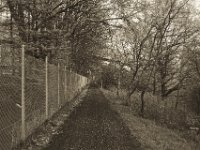 Zaun und Weg am stillgelegten Voerder Kraftwerk  Pentax K-1, SMC Pentax Fa 1.9/43 Limited - 06.April 2019 -