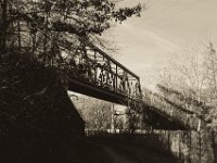 Klassische Eisenbahnbrücke in Walsum  Pentax K-1, smc PENTAX-FA 43mm F1.9 Limited  - 16.02.2019 - : Brücke, Brückenpfeiler, Eisenbahnbrücke, Landschaft, Licht und Schatten, Weg
