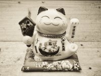 Begrüssung und Ende der Fahrt  Pentax K-1, SMC Pentax -FA 1.8/31 AL Limited   - 25.12.2019 - : Katze, Winkekatze, Maneki-Neko
