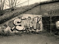 Übergriff und Übernahme  Pentax MZ-S, SMC FA  1.8/31 Limited, Bergger Pancro400 : Unterführung, Graffiti, Landschaft