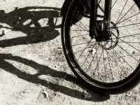 Fahrradschatten  Pentax K2, SMC 1.4/50, Ilford Pan 100  - 21.09.2020 -