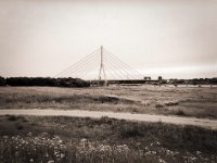 Brücke mit Landschaft  Pentax 645N, SMC FA 2.8/45, Gelbfilter mittel, Fuji Acros 100II