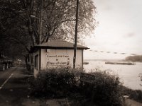 Willkommen  Pentax LX, SMC Pentax-FA 1.8/31 AL Limited; Adox CHS100 II  - 29.10.2020 - : Haus, homepage, Weg, Fluss, Rhein, Bäume