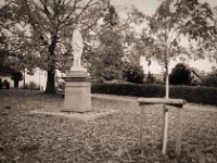 Den gibt es auch noch  Pentax LX, SMC Pentax-FA 1.8/31 AL Limited; Adox CHS100 II  - 29.10.2020 - : homepage, Denkmal, Dorf, Bäume