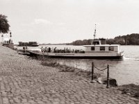 Fähre Rääße Pöntje an Reeser Rheinpromenade  Pentax MZ-S, SMC FA  1.9/43 Limited, Adox CHS100II  - 03.07.2021 -