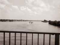 Brückenblick auf den Fluss  Fuji GS645S professional WIDE60, Bergger Pancro400@200  - 12.07.2021 -