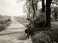 Stop vor dem Rheindeich in Rees  Fuji GS645S professional WIDE60, Fuji 100 Acros II  - 12.05.2021 -
