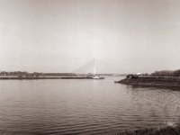 Eine andere Ansicht der Weseler Rheinbrücke  Fuji GS645S professional WIDE60, Bergger Pancro400@200  - 13.04.2022 -