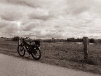 Mein Rad trägt mich jeden Tag  Pentax 645N, SMC FA 2.8/45, Gelbfilter, Bergger Pancro400  - 20.09.2022 -