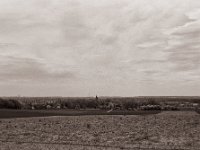 Landschaft mit Kirchturm  Pentax 67II, SMC 2.4/105, Gelbfilter, Bergger Pancro400@200  - 21.04.2022 -