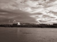 Flussufer mit Industrie  Fuji GS645S professional WIDE60, Rollei RPX 100  - 08.01.2023 -