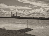Industrie und Fluss  Pentax 645N , SMC FA 2.8/75, Gelbfilter, Fuji Acros 100II  - 27.03.2023 -