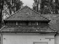Die alten Dachfenster blieben erhalten  PENTAX K-3 Mark III Monochrome, HD PENTAX - DA* 2.8/16-50 ED PLM AW  - 02.10.2024 -
