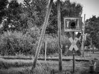 Andreas am Bahnübergang  PENTAX K-3 Mark III Monochrome, SMC PENTAX-FA 1.8/77 Limited   - 03.10.2024 -