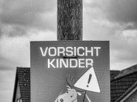 Ob es hilft ?  PENTAX K-3 Mark III Monochrome, SMC PENTAX-FA 1.8/77 Limited   - 03.10.2024 -