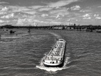 Flussschifffahrt  Pentax 645N, SMC Pentax - FA 2.8/45, Orange Filter, ADOX CHS 100 II   - 10.07.2024 -