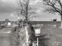 Durch die Sperre auf den Deich  PENTAX K-3 Mark III Monochrome , SMC Pentax-FA 1.9/43 Limited  -12.02.2024 -