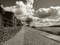 Uferpromenade in Rees  Pentax 645N, SMC Pentax FA 2.8/45, Orange Filter, Fuji Acros 100 II  -18.04.2024 -