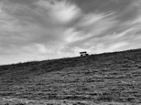 Die Bank auf dem Deich  PENTAX K-3 Mark III Monochrome, HD PENTAX - DA* 2.8/16-50 ED PLM AW  - 20.08.2024 -