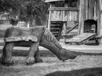 Holzpferd auf dem Spielüplatz  PENTAX K-3 Mark III Monochrome, SMC PENTAX-FA 1.8/77 Limited  - 25.09.2024 -