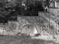 Der alte Brunnen im Park  PENTAX K-3 Mark III Monochrome, HD PENTAX - HD PENTAX - DA* 2.8/16-50 ED PLM AW   - 02.09-2025 -