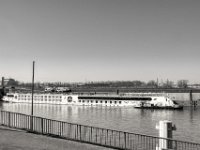 Fahrgastschiff  im Hafen Ruhrort  PENTAX K-3 Mark III Monochrome, HD PENTAX - DA* 2.8/16-50 ED PLM AW  - 04.04.2025 -
