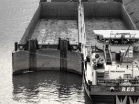 Lastkahn Hafen #3  PENTAX K-3 Mark III Monochrome, HD PENTAX - D FA* 2.8/70-200 ED DC AW  - 12.02.2025 -