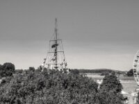 Fahnenmast und Riesenrad  PENTAX K-3 Mark III Monochrome, SMC PENTAX-FA 1.9/43 Limited - 15.08.2025 -