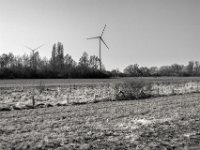 Windräder und Äcker  PENTAX K-3 Mark III Monochrome, HD PENTAX - D FA 2.8/24-70 ED SDM WR  - 28-03-2025 -