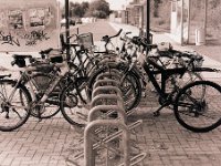 Fahrradparkplatz  Pentax 645N, 2.8/75, Gelbfilter, 400TX/400  - 06.09.2012 -