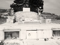 Friedhof Aghia Galini, Verfallendes Grab  Chinon CE 4, 3.5/35-70, NN 400