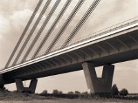 Neue Weseler Rheinbrücke  Pentax 67II, SMC 2.4/105, Gelbfilter,  Bergger Pancro 400