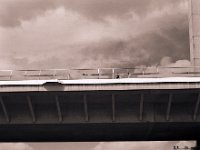 Oben auf der Brücke ein Rad  Pentax 67II, SMC 2.4/105, Gelbfilter,  Bergger Pancro 400