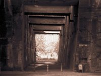 Hochofenstraße  Pentax 67II, SMC Takumar 2.8/150, Gelbfilter, Ilford HP5plus@400 : Landschaftspark Duisburg Nord