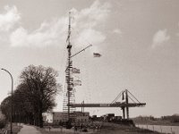 Fahnenmast Zufahrt Hafen Friedrichsfeld  Pentax 67II, SMC Takumar 4.5/75, Bergger Pancro400@200  - 16.04.2022 -