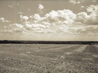 Blick ins Land  Fuji GS645S professional,  Fuji Acros 100II@64 : Landschaft, Feld, Kirchturm, Wolken, Industrie, Bäume