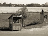 Büdchen am Pferdehof  Pentax 645N, SMC FA 2.8/150, Fuji Acros 100II  - 11.09.2023 -