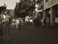 Straßenklatsch  Pentax K-1, smc PENTAX-FA 43mm F1.9 Limited   - 03.August 2018 - : Frau, Menschen, Xanten