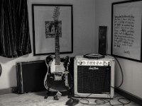 Fender Telecaster und Harley  Pentax 645N, SMC FA 2.8/75 Gelbfilter, Fuji Acros 100 II    - 07.08.2024 -