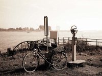 Pause mit Ausblick  Fuji GW 690 III; Classic Pan 200/160 - 13.Oktober 2005 -