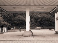 Tankstelle  Yashica FR1; Planar 1.4/50; Rollei Retro 100/125