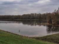 Kleiner See hinterm Deich